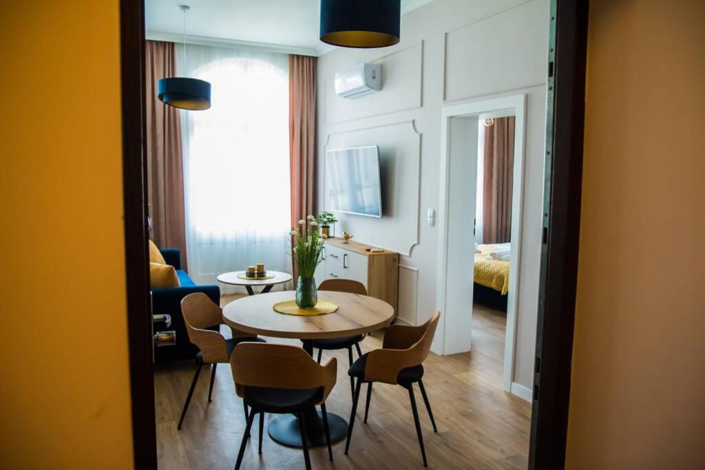 Miedziany By Rentoom Apartment Torun Exterior photo